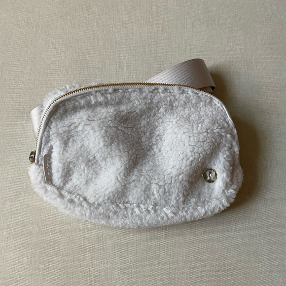 Lululemon Belt Bag 1L Fleece - White Opal/Gold - Picture 1 of 14